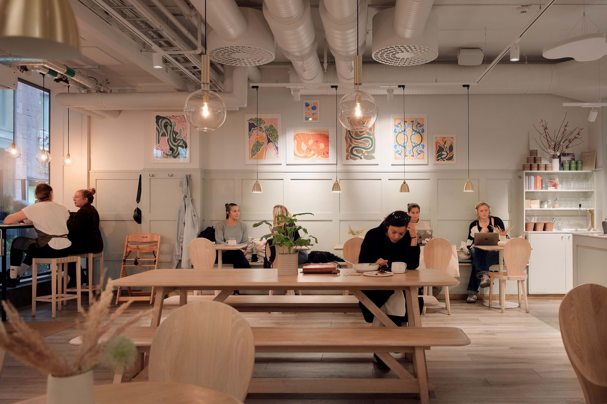 H&auml;r hittar du plugg- och arbetsv&auml;nliga caf&eacute;er i Stockholm