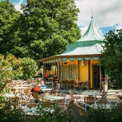 Charming cafés in green, leafy surroundings