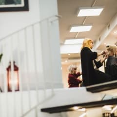 Frisörer som är bra på hårförlängningar i Göteborg