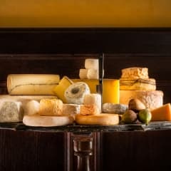 Brasserie Balzac hyllar den franska ostens mångfald