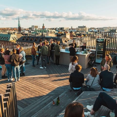 Takpark mitt i Stockholm ger skön utomlandskänsla