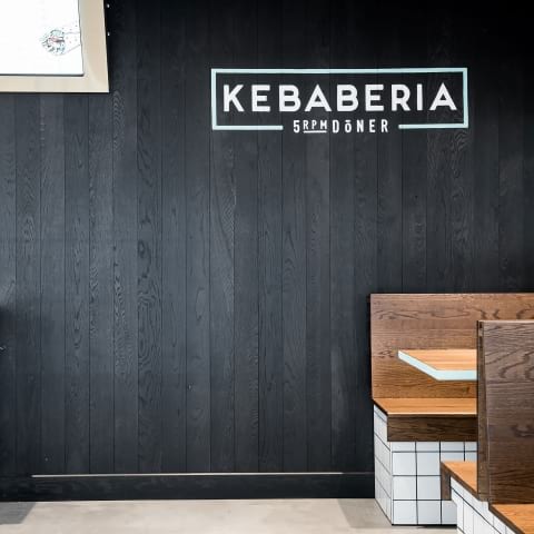 Kebaberia kör tight koncept från grunden