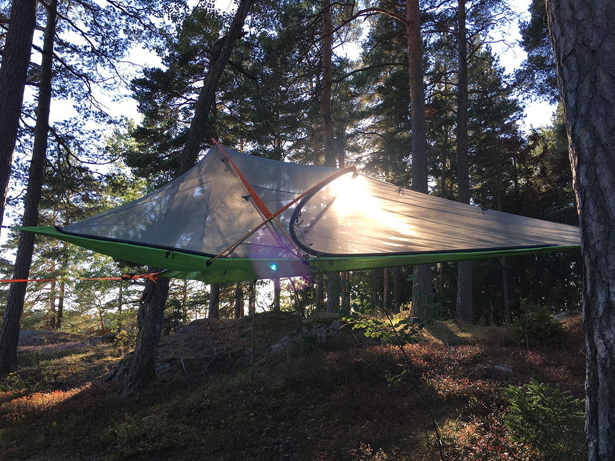 Skogsbads-retreat med övernattning i trädtält på Djurgården