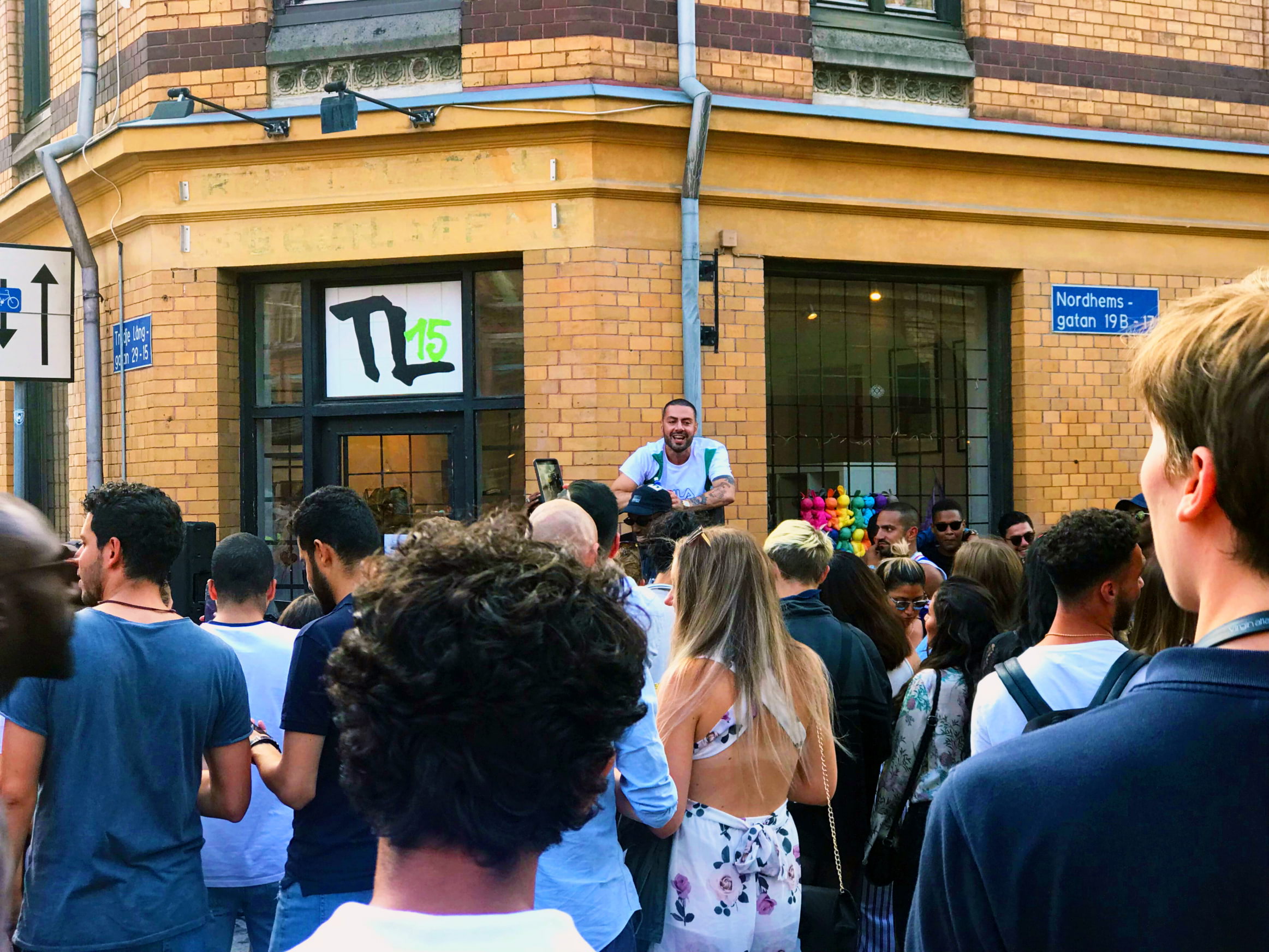 Folkfest när gatufestivalen Hela Dagen Lång intar långgatorna