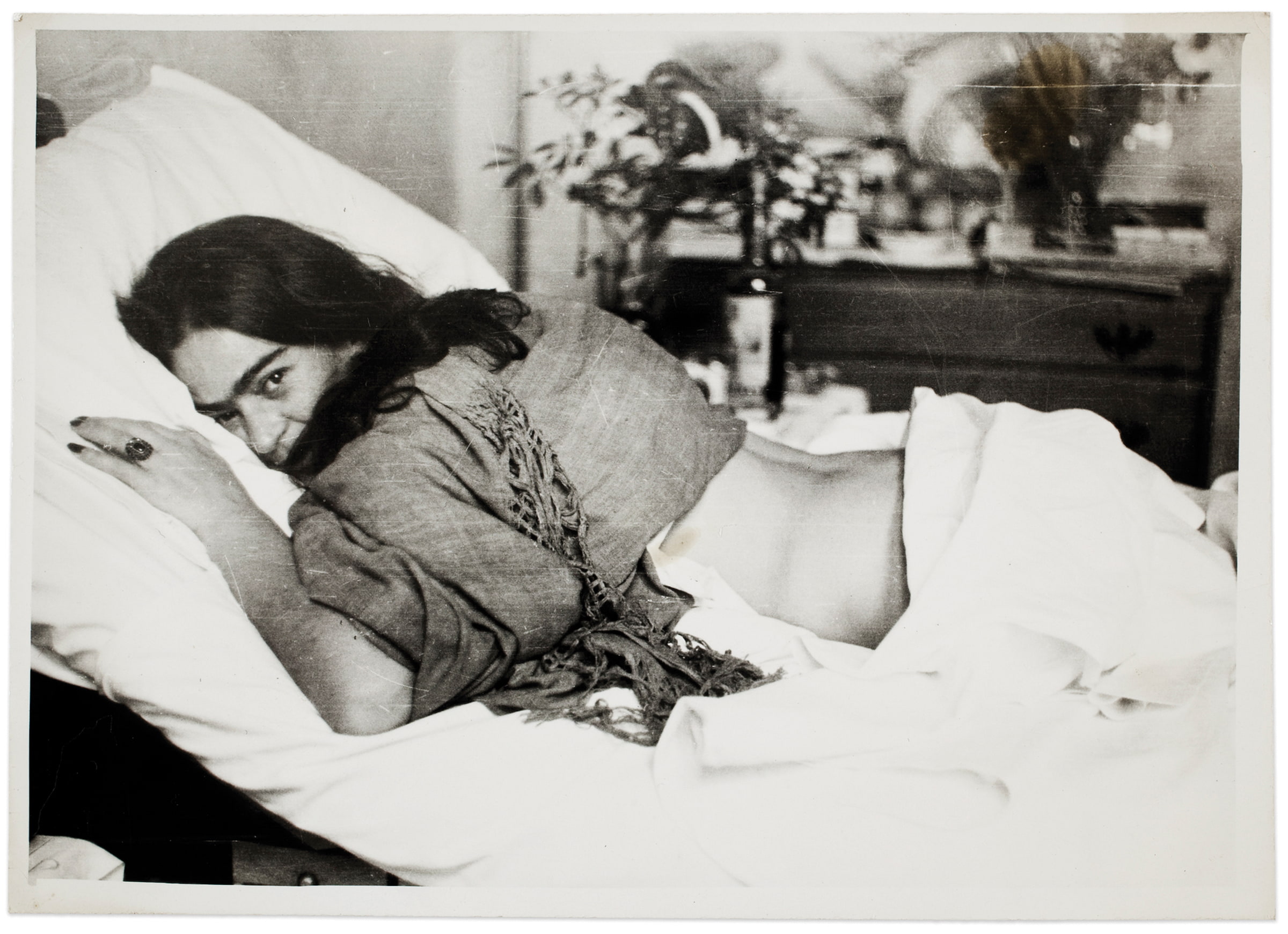 Frida på mage, av Nickolas Muray, 1946