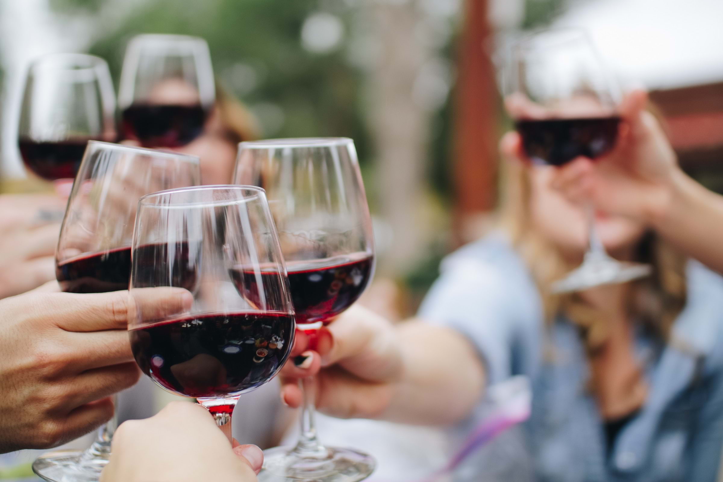 Vin, mat och musik är vad som väntar på Vinfesten
