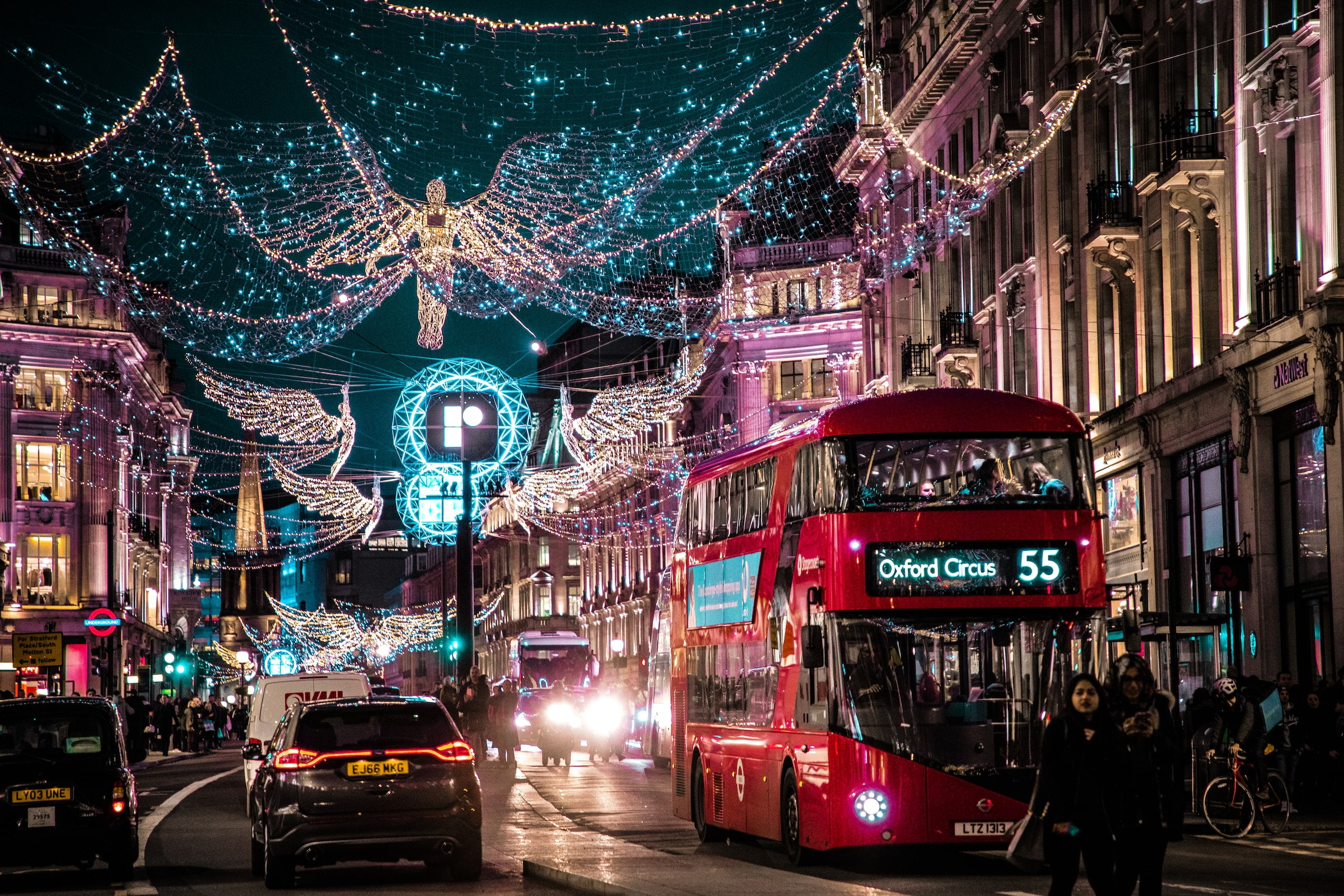 Find out when the 2023 Christmas lights in London switch on