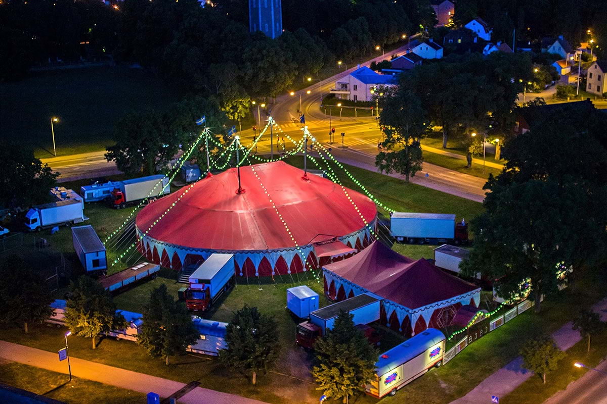 Cirkus Brazil Jack öppnar Village Chapiteaux under festivalen. Foto: pressbild