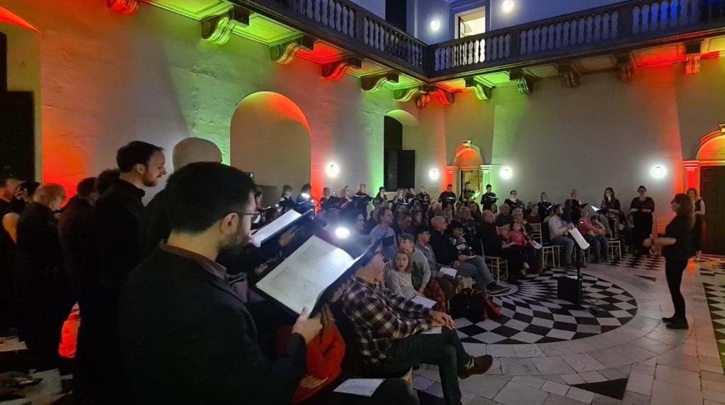 The Hithertones choir is bringing its harmonies to Queen's House