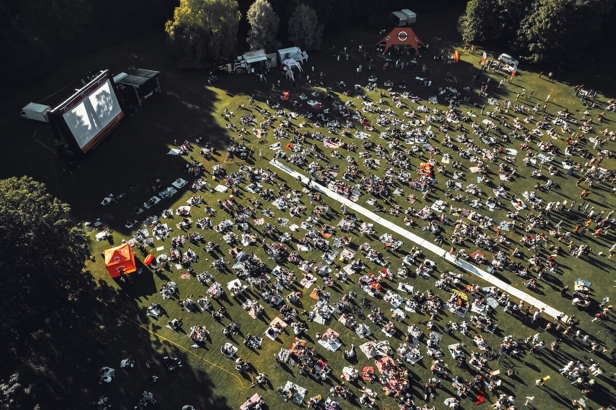 Utomhusbio i Rålis med Big Crowd Factory – Lista: Festivaler i Stockholm i sommar