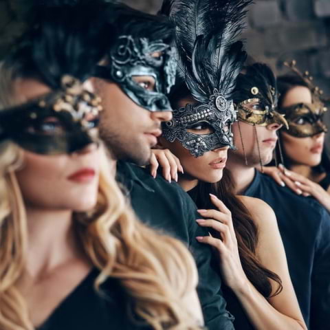 Celebrate NYE 2025 at Smith's Bar & Grill Masquerade Ball