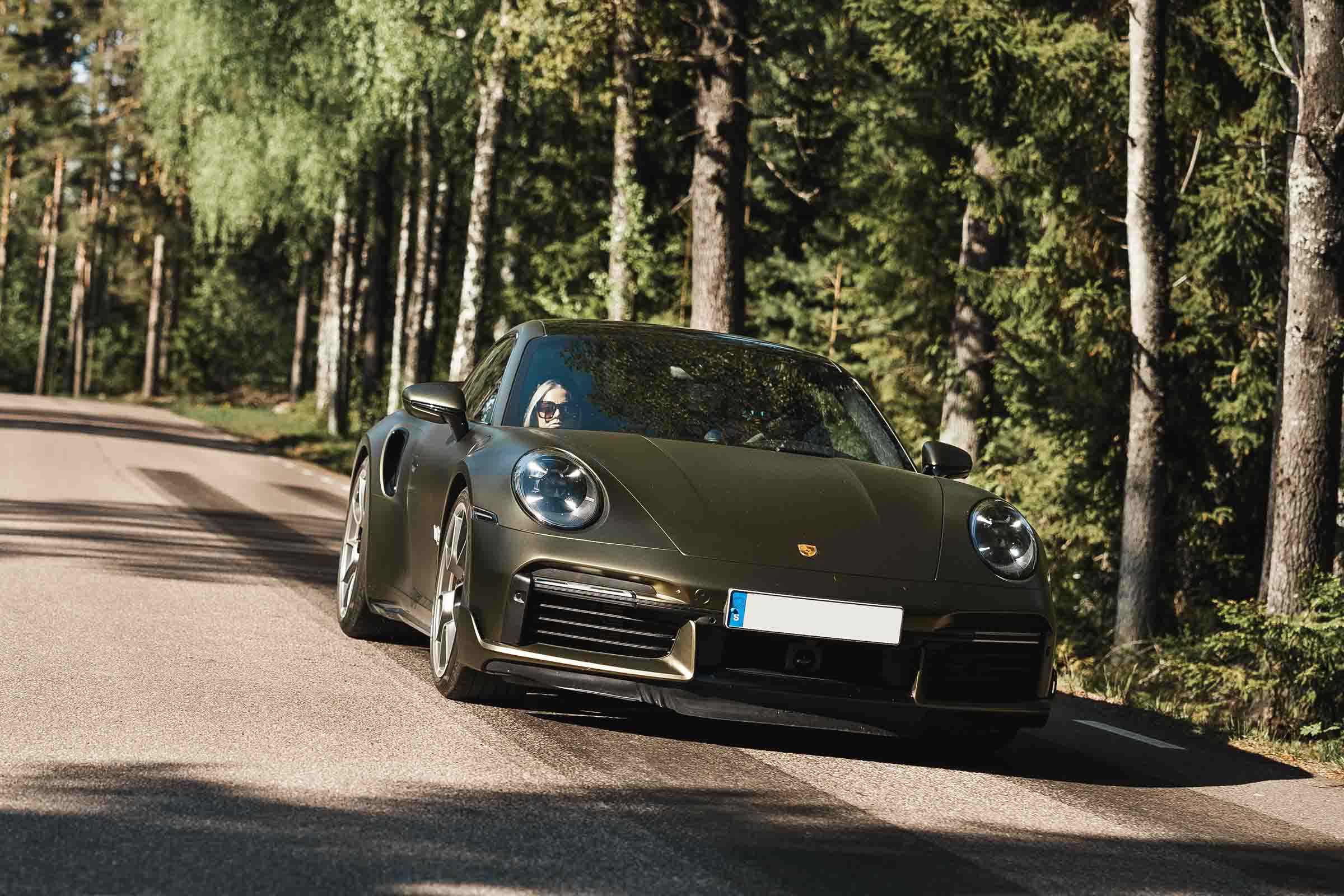 Testa några av världens snabbaste bilar i Linköping