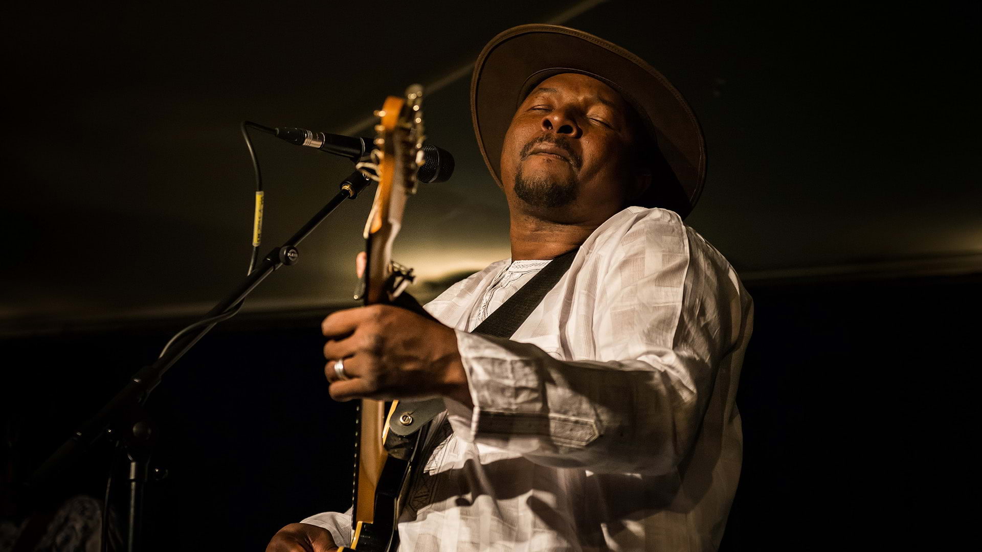 Konsert med Samba Touré på Fasching