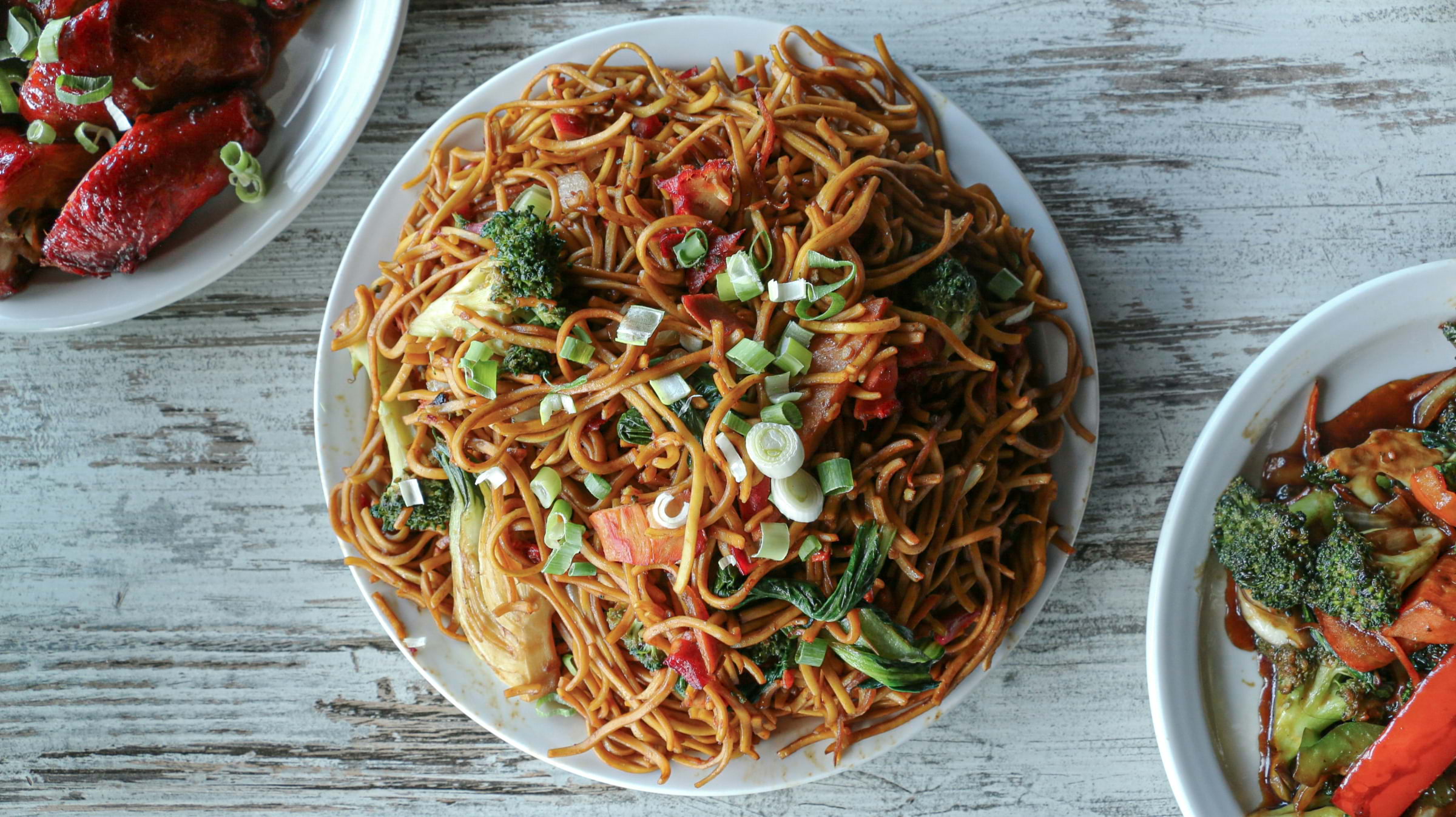 A bird's eye view of a plate of chow mein noodles