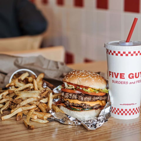 Five Guys öppnar ytterligare restaurang i Stockholm
