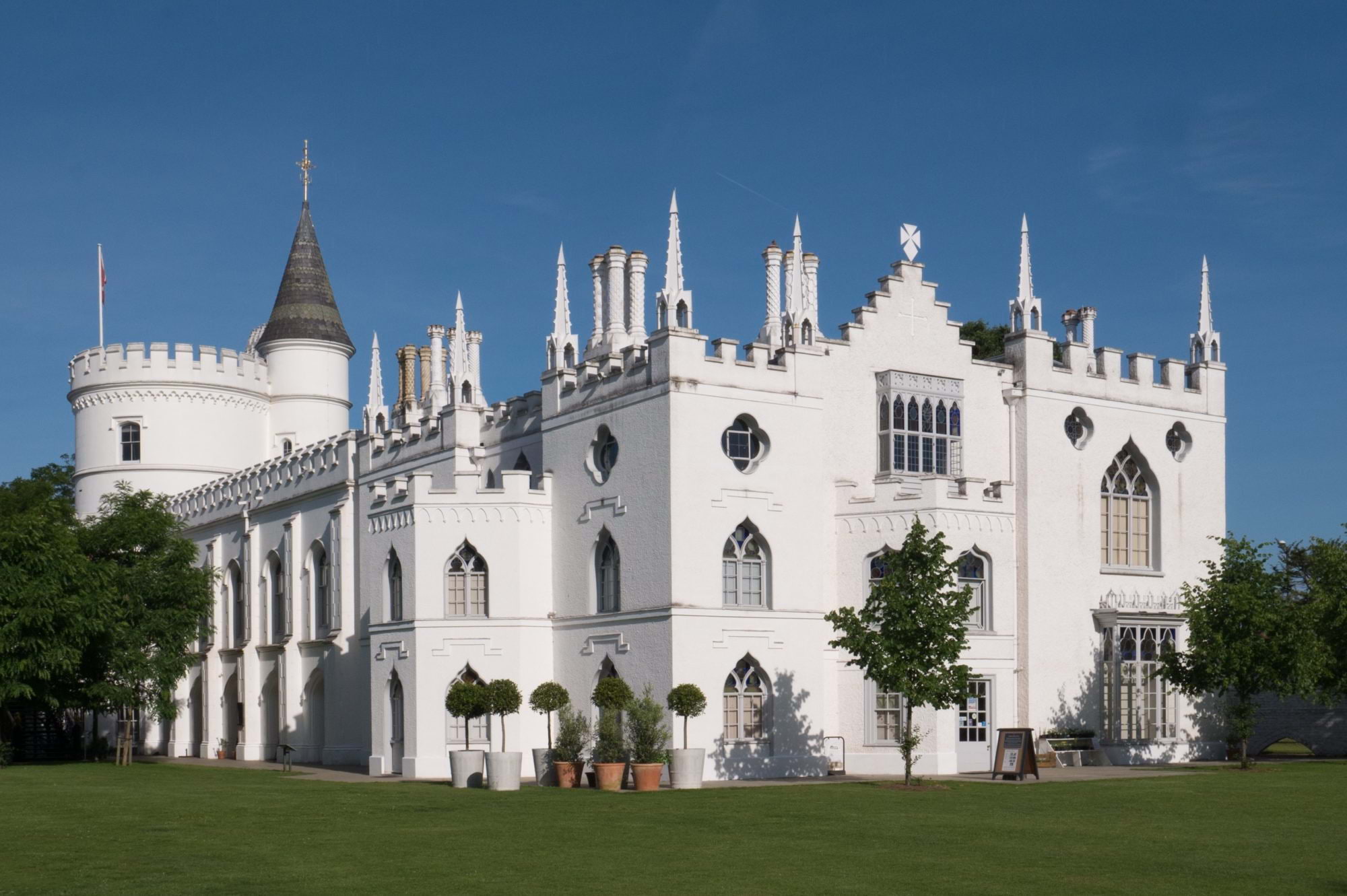 This Twickenham castle is turning into a giant floral fairytale