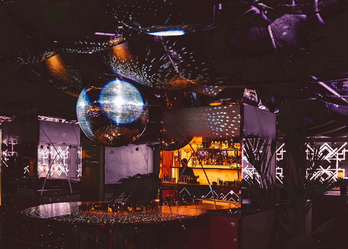 Discobaren Bar Sotto livar upp i L'Avventuras källare