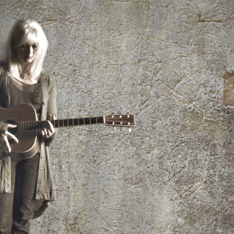Emmylou Harris till Sverige med avskedsturné