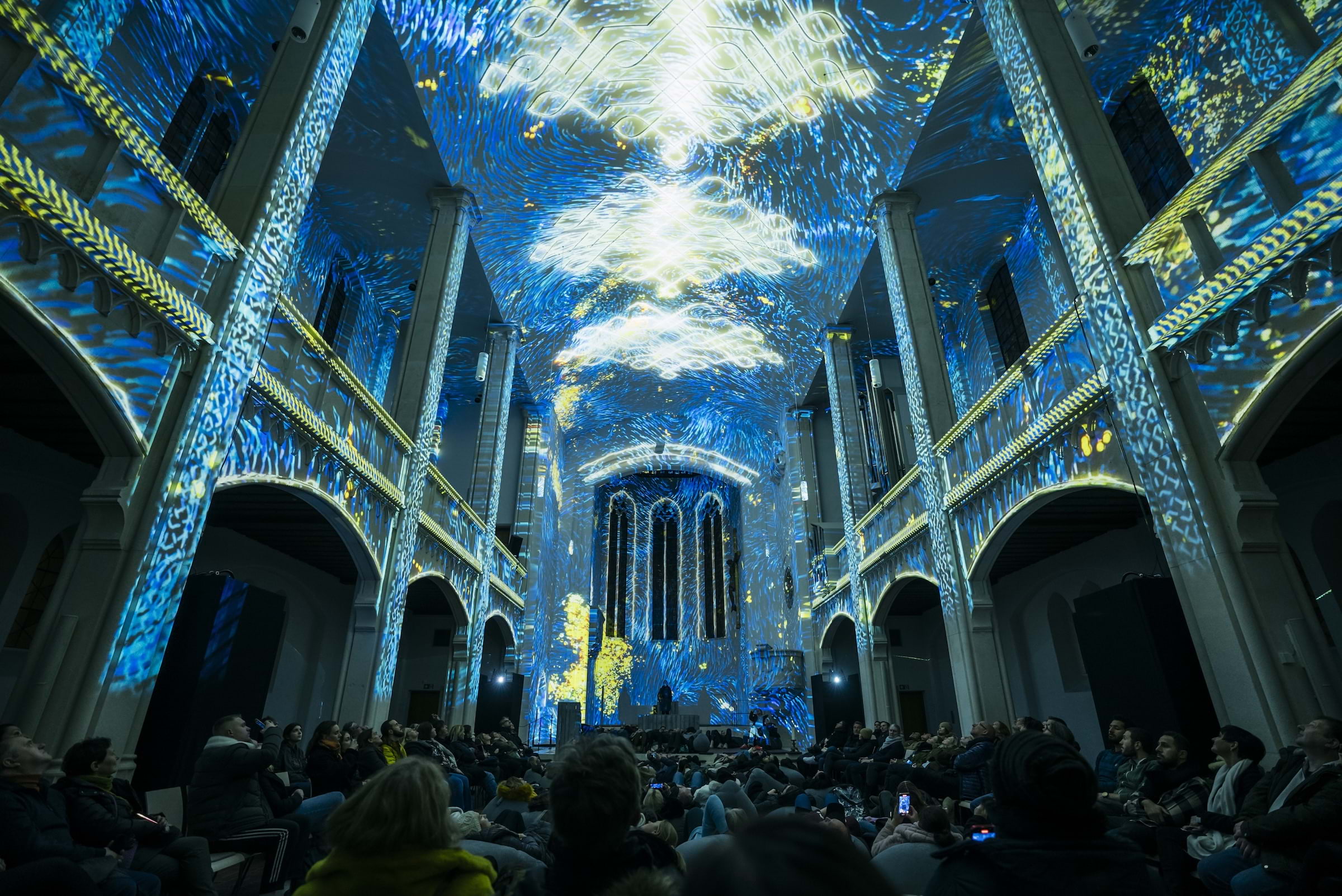 Uppslukande ljusshow intar Stockholm