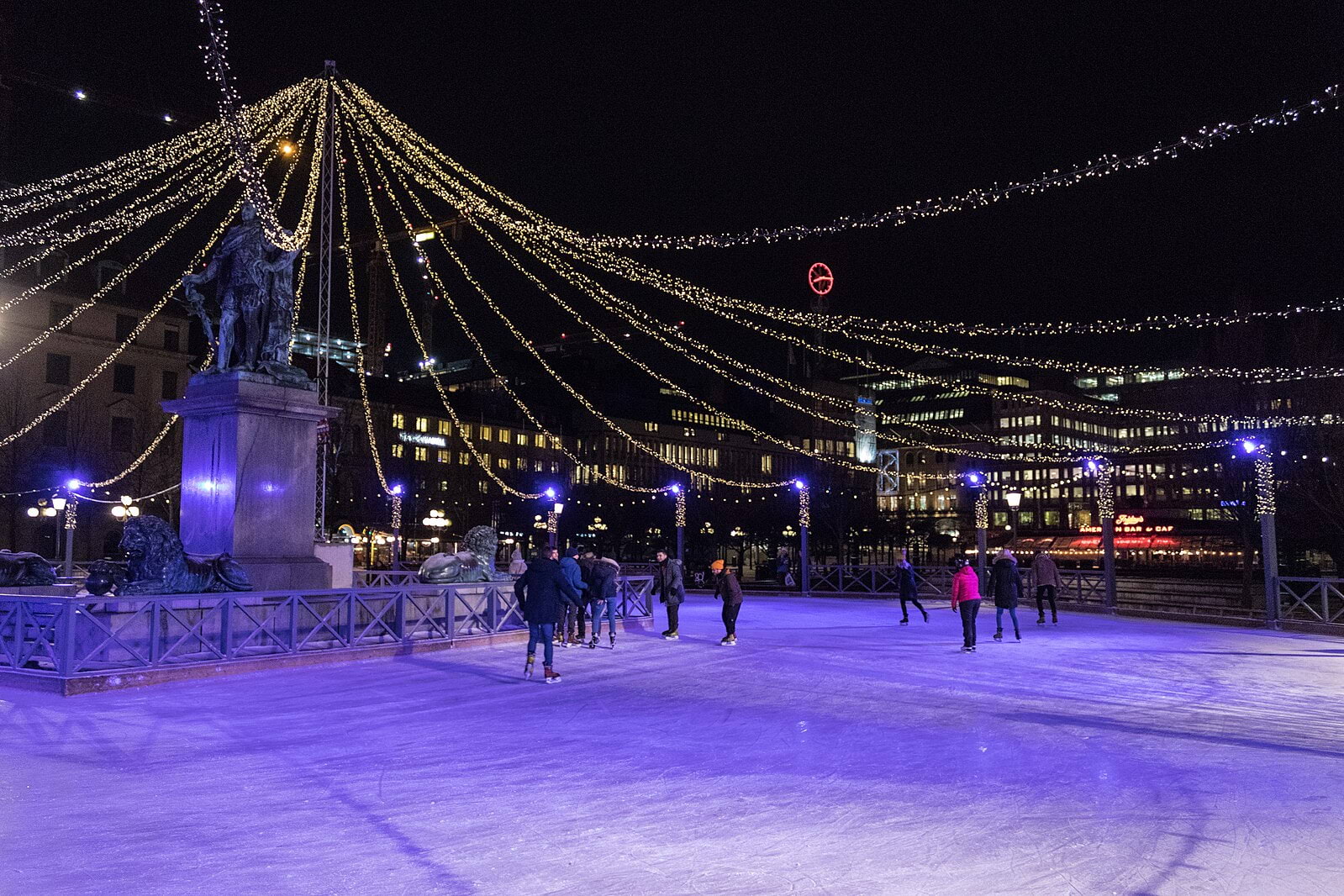 Här kan du åka skridskor i Stockholm