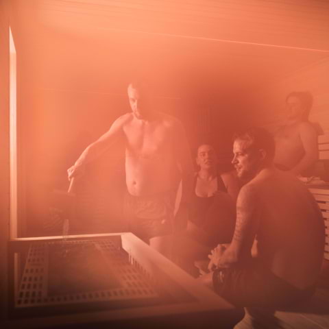 Bad- och bastufest signerad Strandhäxan och Sacred Sauna