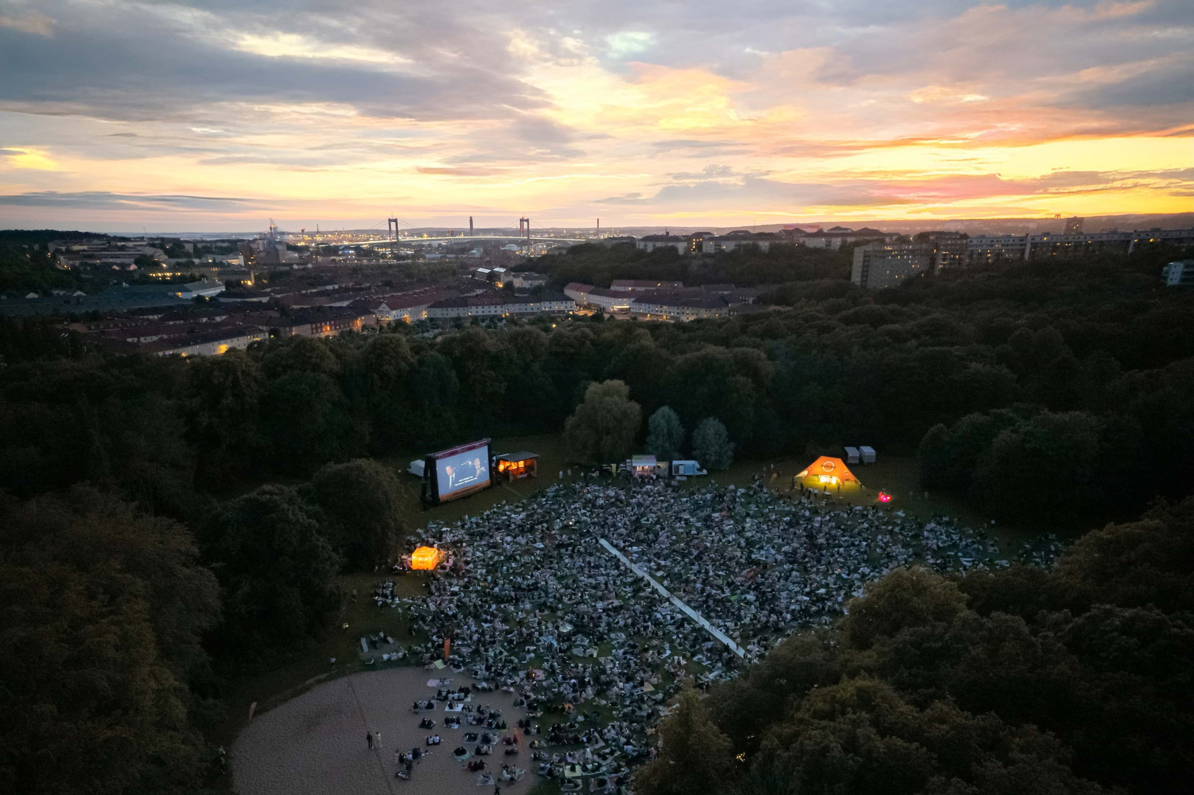 Film under bar himmel när utomhusbion kommer till Slottsskogen