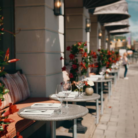 Restaurang Reiss lanserar "Cocktail Hour" – med ny sommarmeny