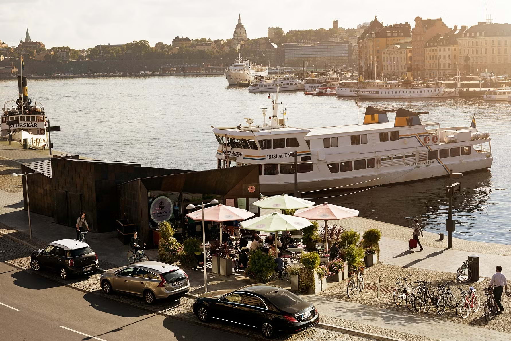 Krogar öppnar dörrarna på Blasieholmen – bjuder in till folkfest