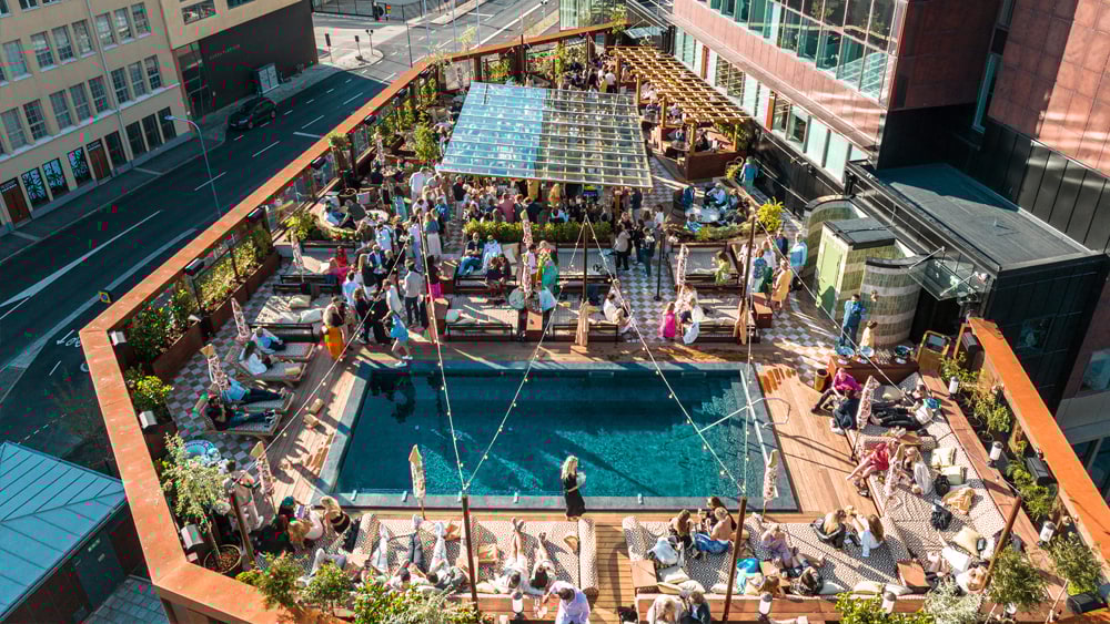 Jacy'z öppnar sin hyllade takterrass – med fri entré och sommarprogram