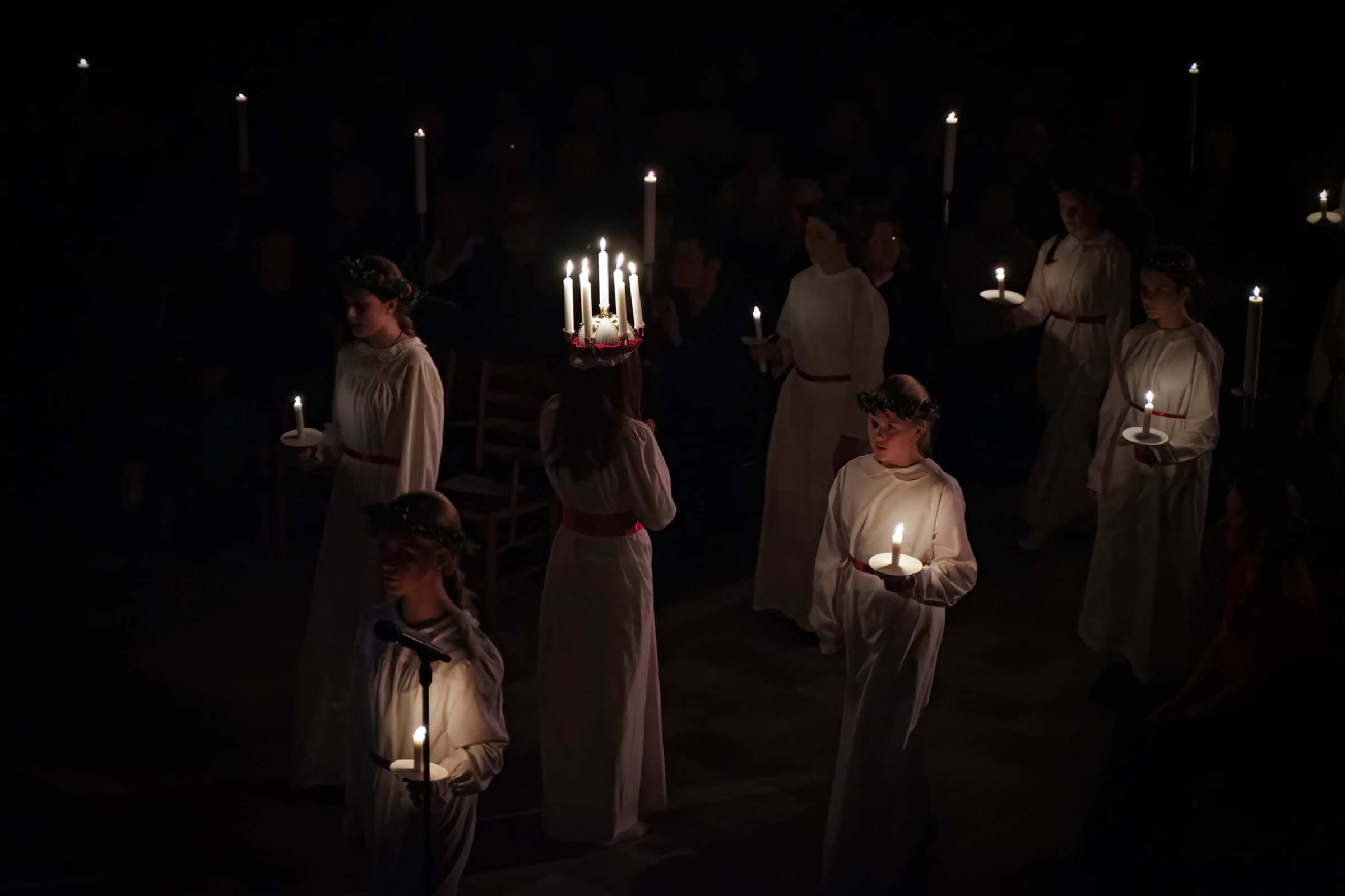 Nu hoppets stjärna tänds: Luciakonsert med Stockholms Flickkör