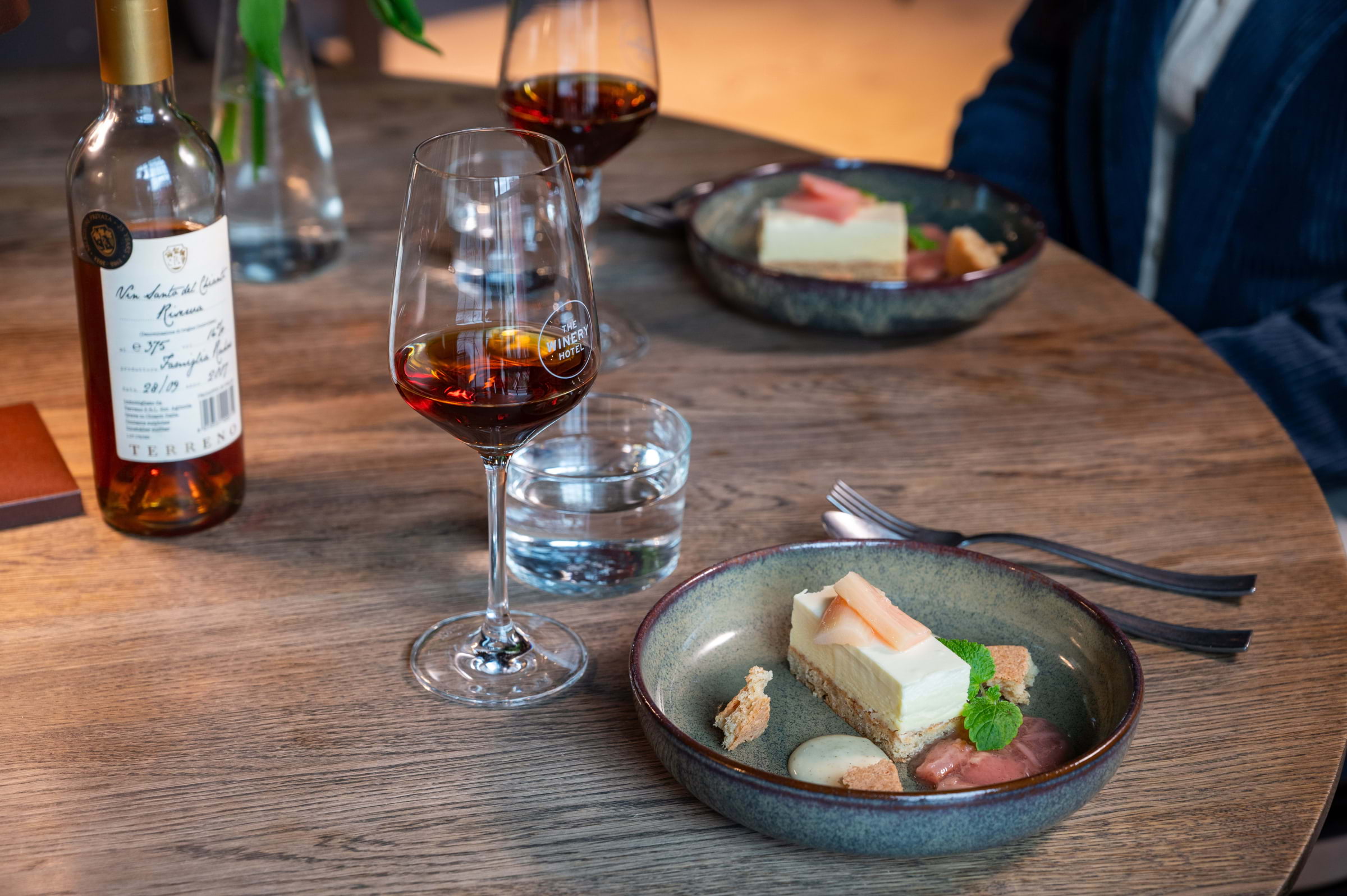 Vin- och dessertprovning på The Winery Hotel