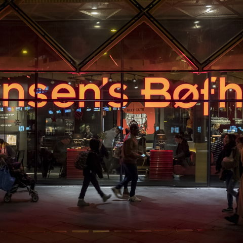 Jensens Bøfhus lämnar Sverige