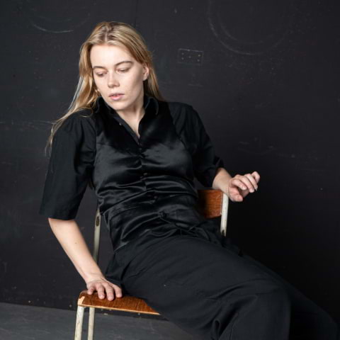 Såsom i en spegel: Dansaren Anna-Greta Himmer speglar Thuy-Han Nguyen-Chi, Dalena Tran och Andrew Yong Hoon Lee