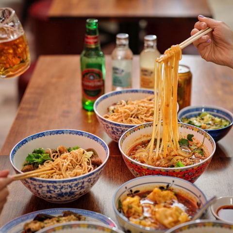 Liu Xiaomian celebrates autumn with 2-for-1 offer on its spicy noodles