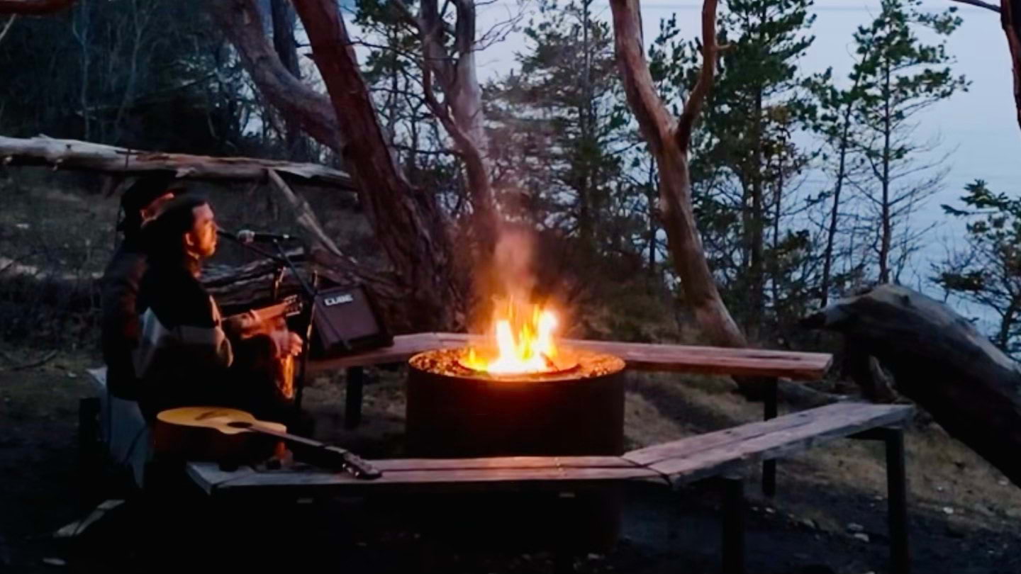 Utekonsert – öppen eld och kärlek