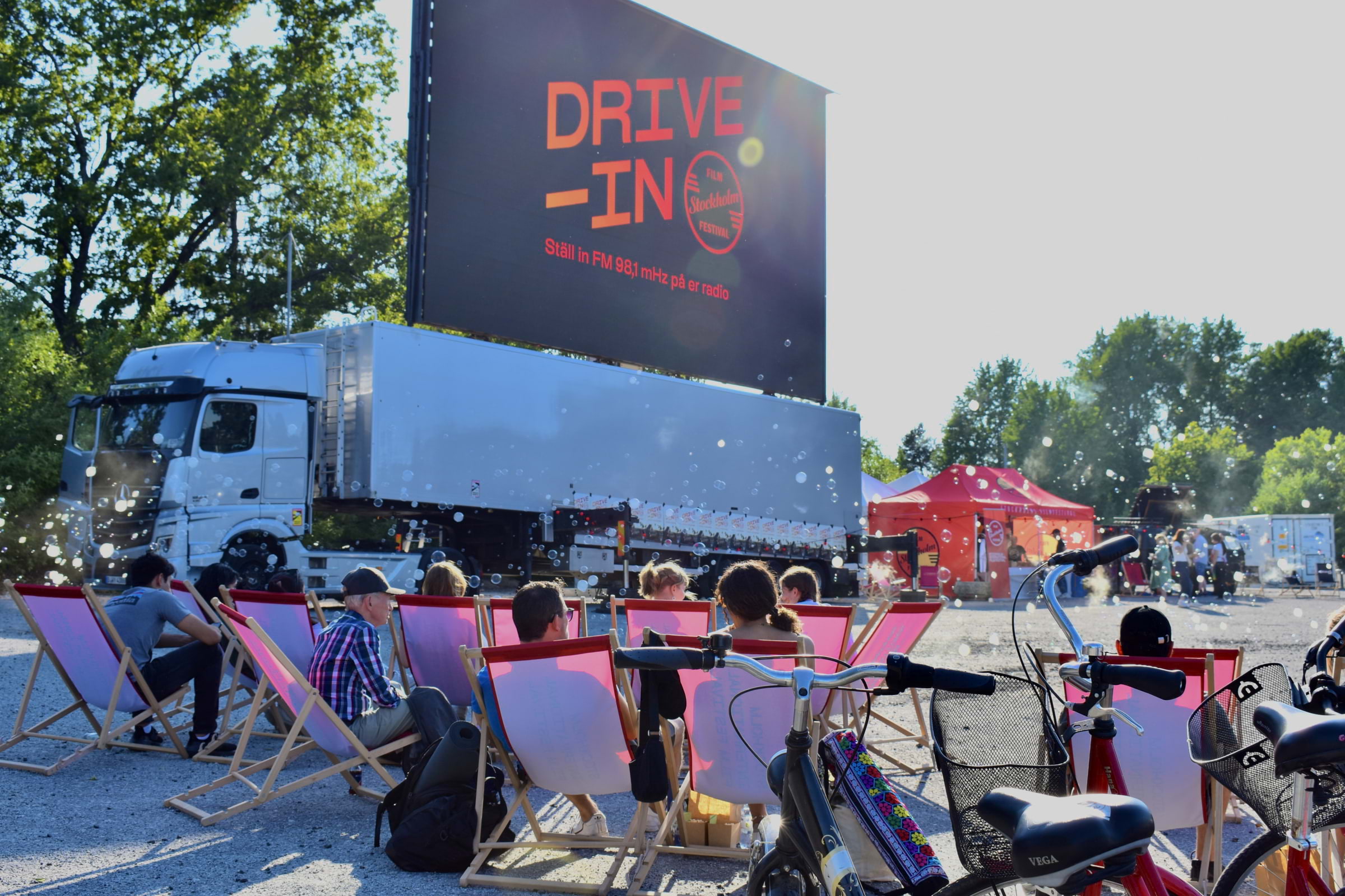 Stockholm Filmfestival f&ouml;rvandlar Solvalla till drive in-biograf