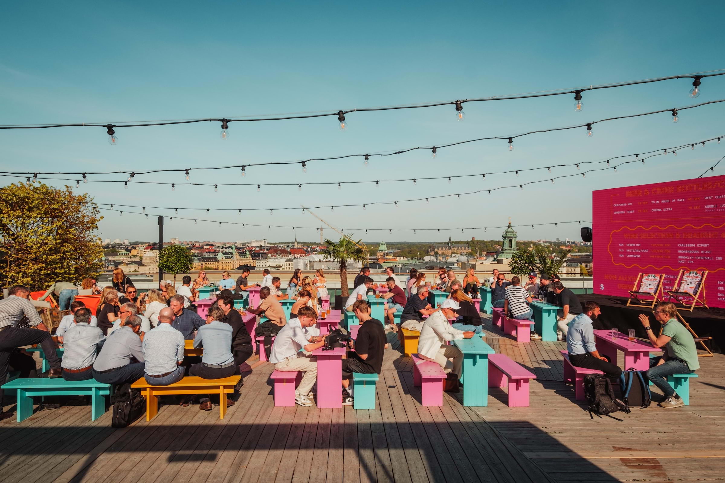 Terrassen ligger p&aring; 14:e v&aring;ningen, 50 meter &ouml;ver marken. Foto: Fredrik Rollman