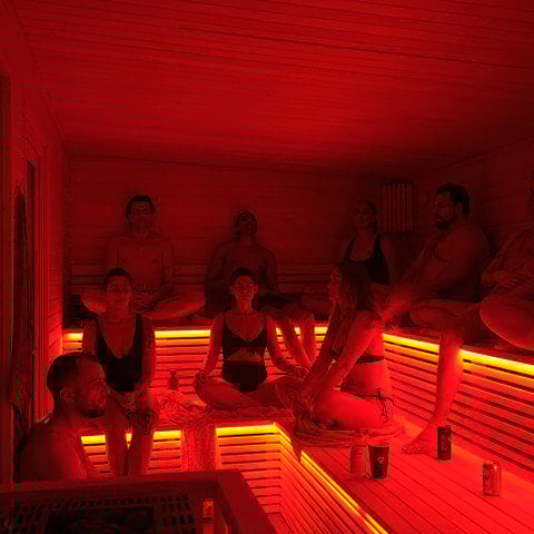 Sacred Sauna &ouml;ppnar bastu p&aring; Mood-gallerians terrass