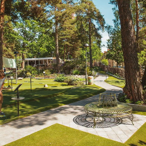 S&auml;songen f&ouml;r minigolf &auml;r h&auml;r &ndash; Golfbaren &ouml;ppnar samtliga filialer