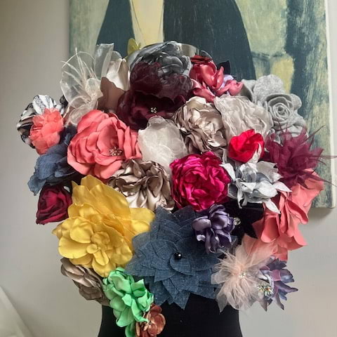 Skapa textila blommor &ndash; en kurs i tyg, f&auml;rg och fantasi med Flirty Flower by Lena Paulsson