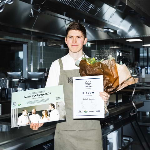 Efter segern: &Aring;rets juniorkr&ouml;gare g&ouml;r exklusivt g&auml;stspel