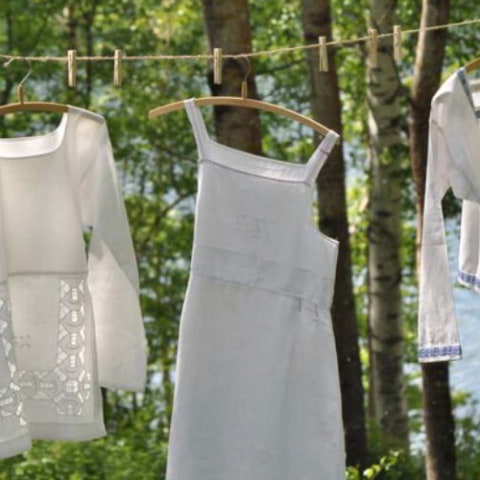 F&ouml;lj linets v&auml;g &ndash; en kv&auml;ll med folklig s&ouml;mnad och historiska linneplagg