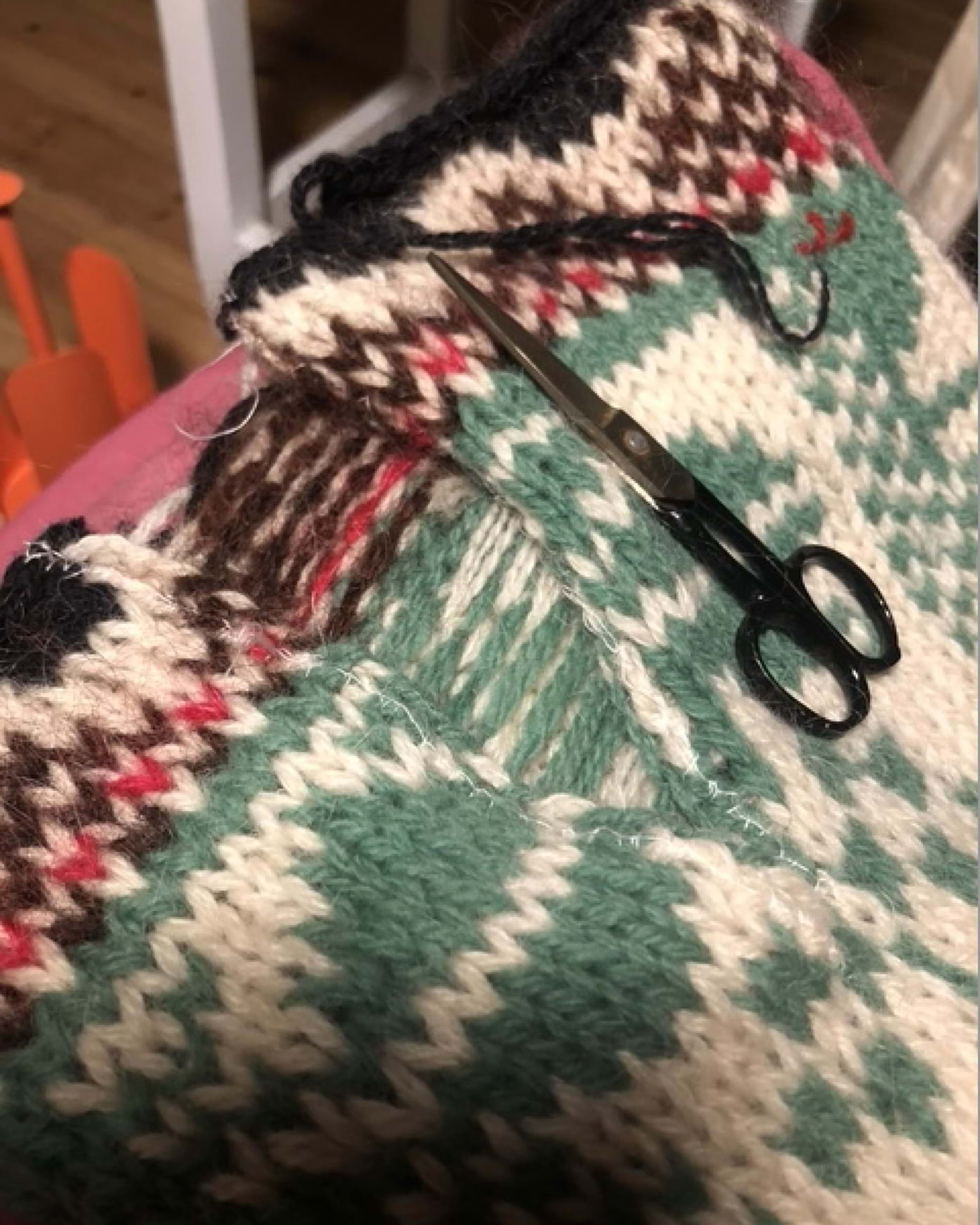 Reknit – Förändra och förvandla stickade plagg
