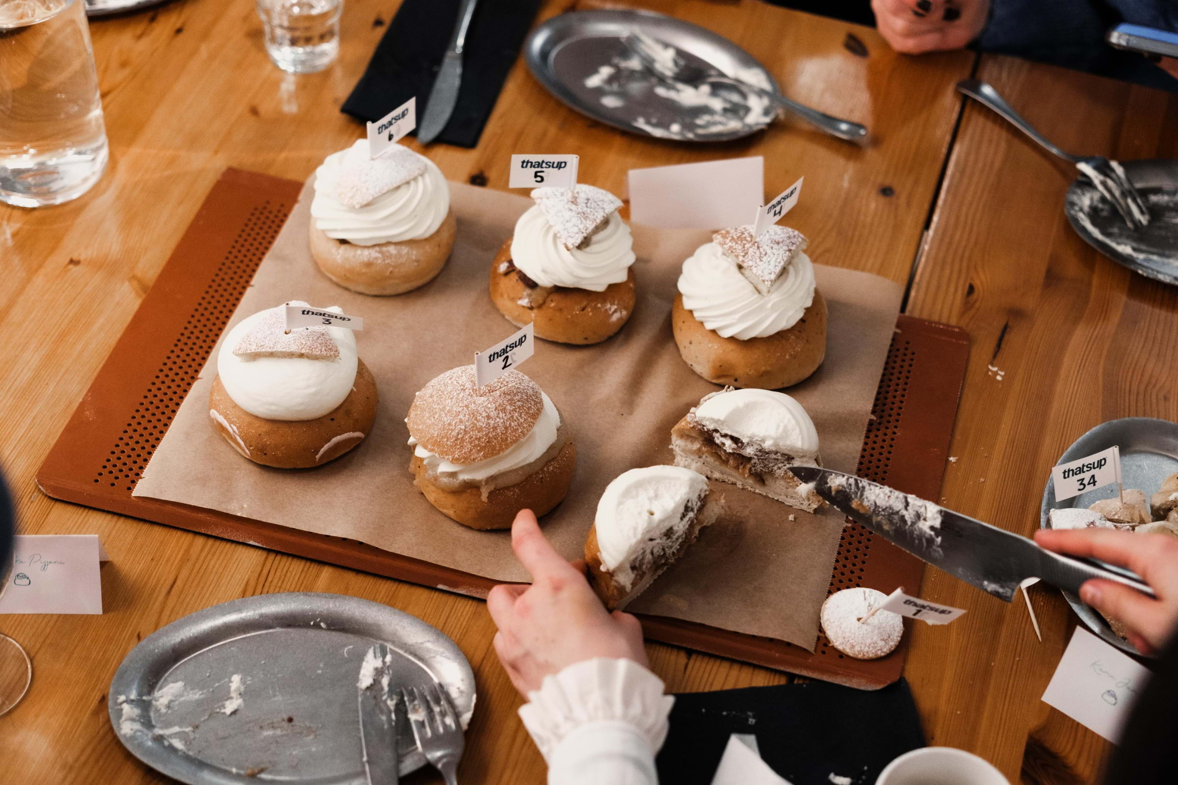 Thatsup har utsett Stockholms b&auml;sta semla 2026.