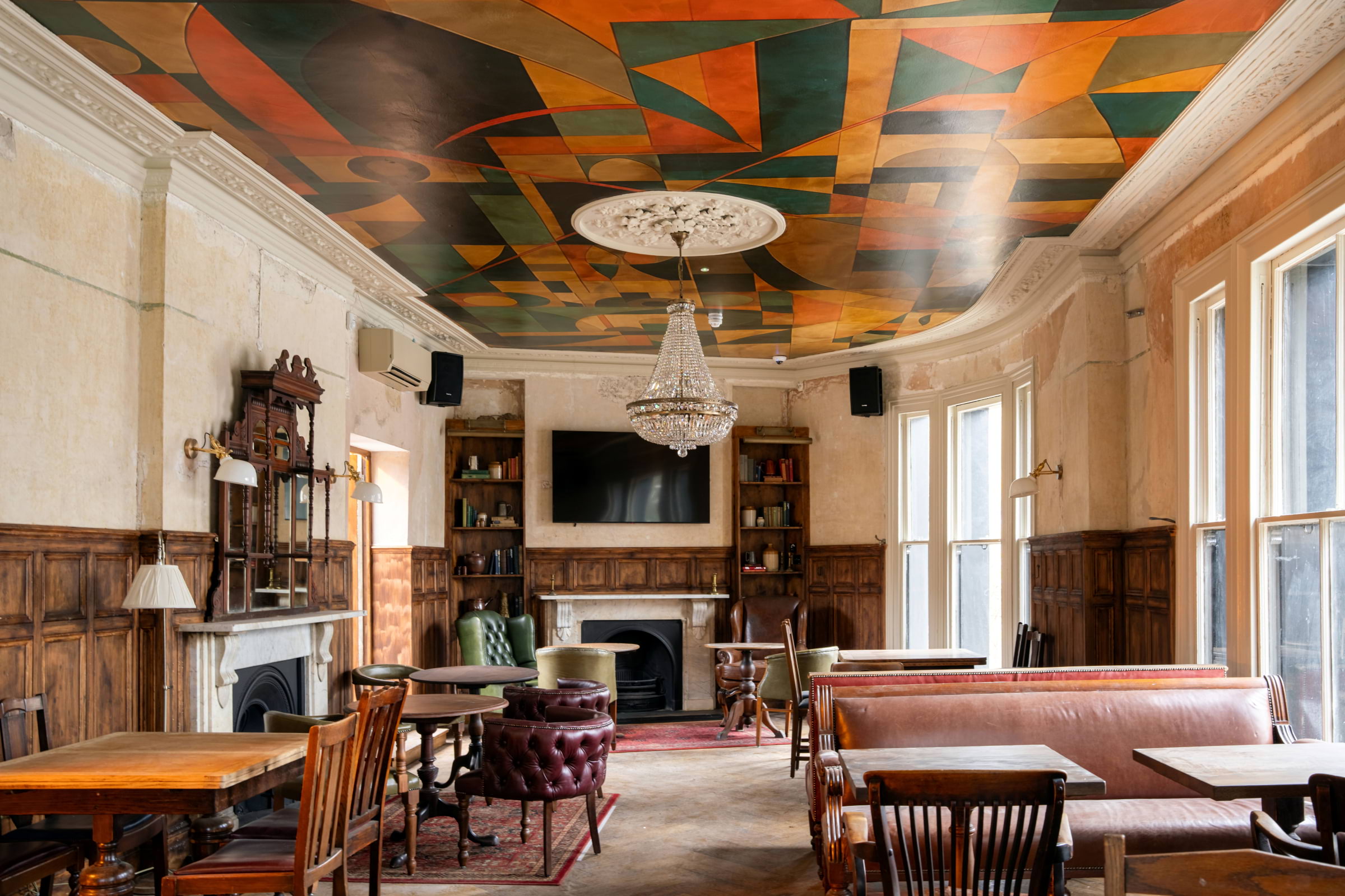 Dig into a spice bag at relaunched Hampstead pub The Stag