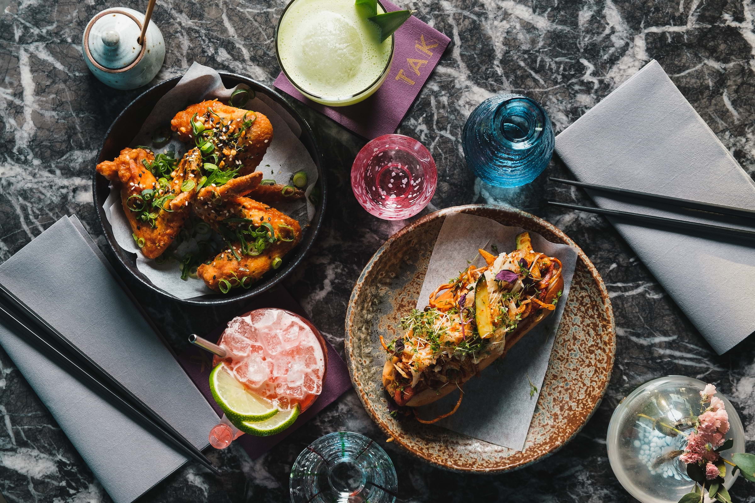 Cocktails och sm&aring;r&auml;tter p&aring; Izakaya p&aring; Tak