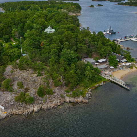 Fullsp&auml;ckat program p&aring; sk&auml;rg&aring;rds&ouml;n Id&ouml;borg i sommar