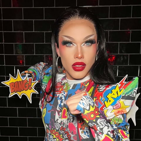 Tolv dragqueens g&ouml;r upp om kronan p&aring; Spy Bar