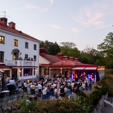 Konserter p&aring; Sm&aring;dalar&ouml; G&aring;rd sommaren 2026 &ndash; se hela programmet