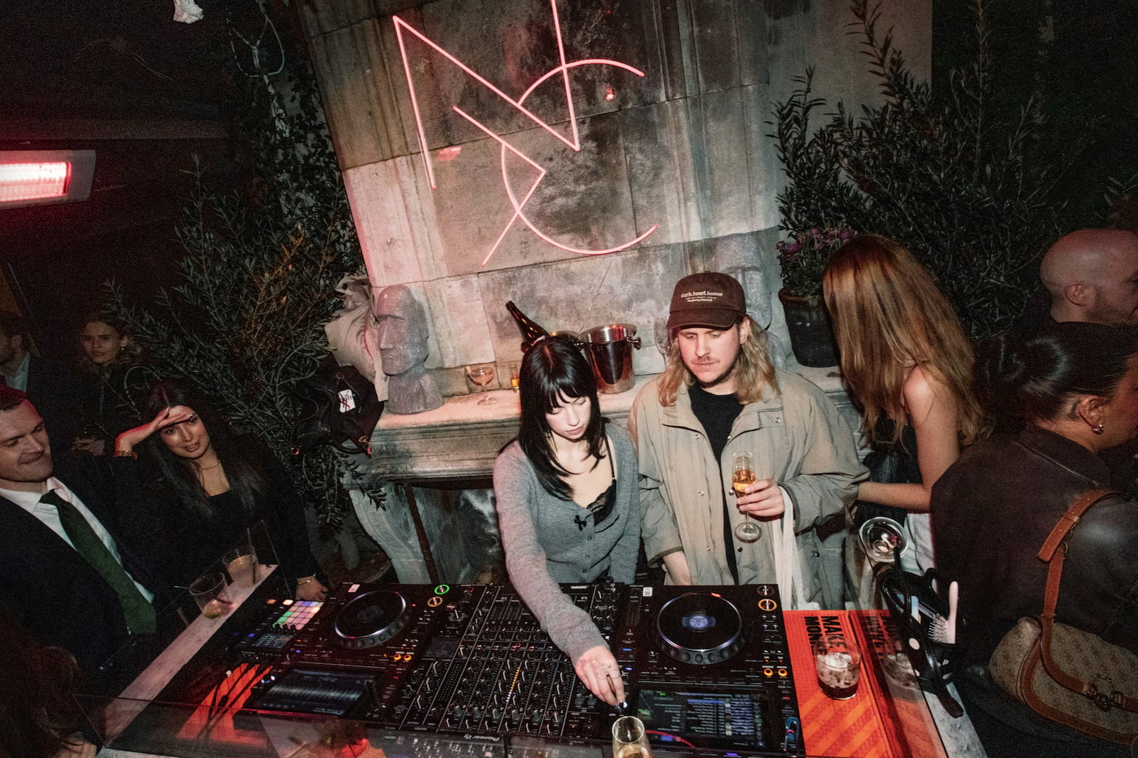 Nosh and Chows sommarsatsning – torsdagsfester med dj:s